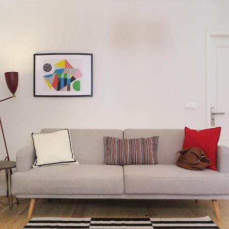 Historic Alfama Apt With Modern Style Lisbon Bagian luar foto