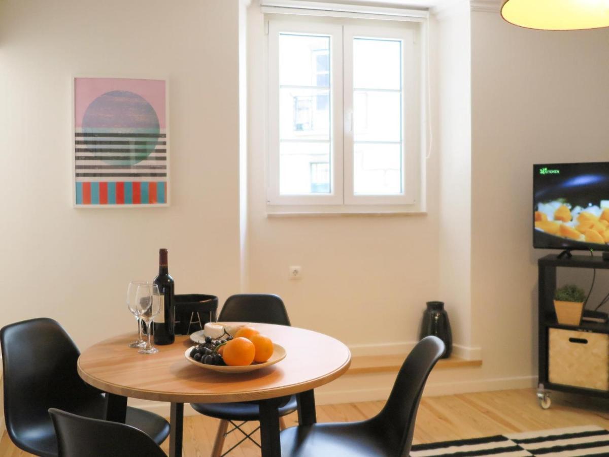 Historic Alfama Apt With Modern Style Lisbon Bagian luar foto