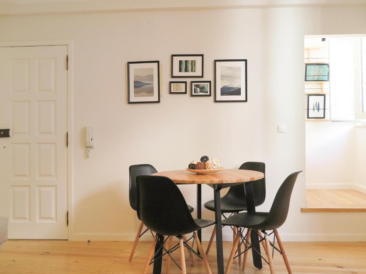 Historic Alfama Apt With Modern Style Lisbon Bagian luar foto