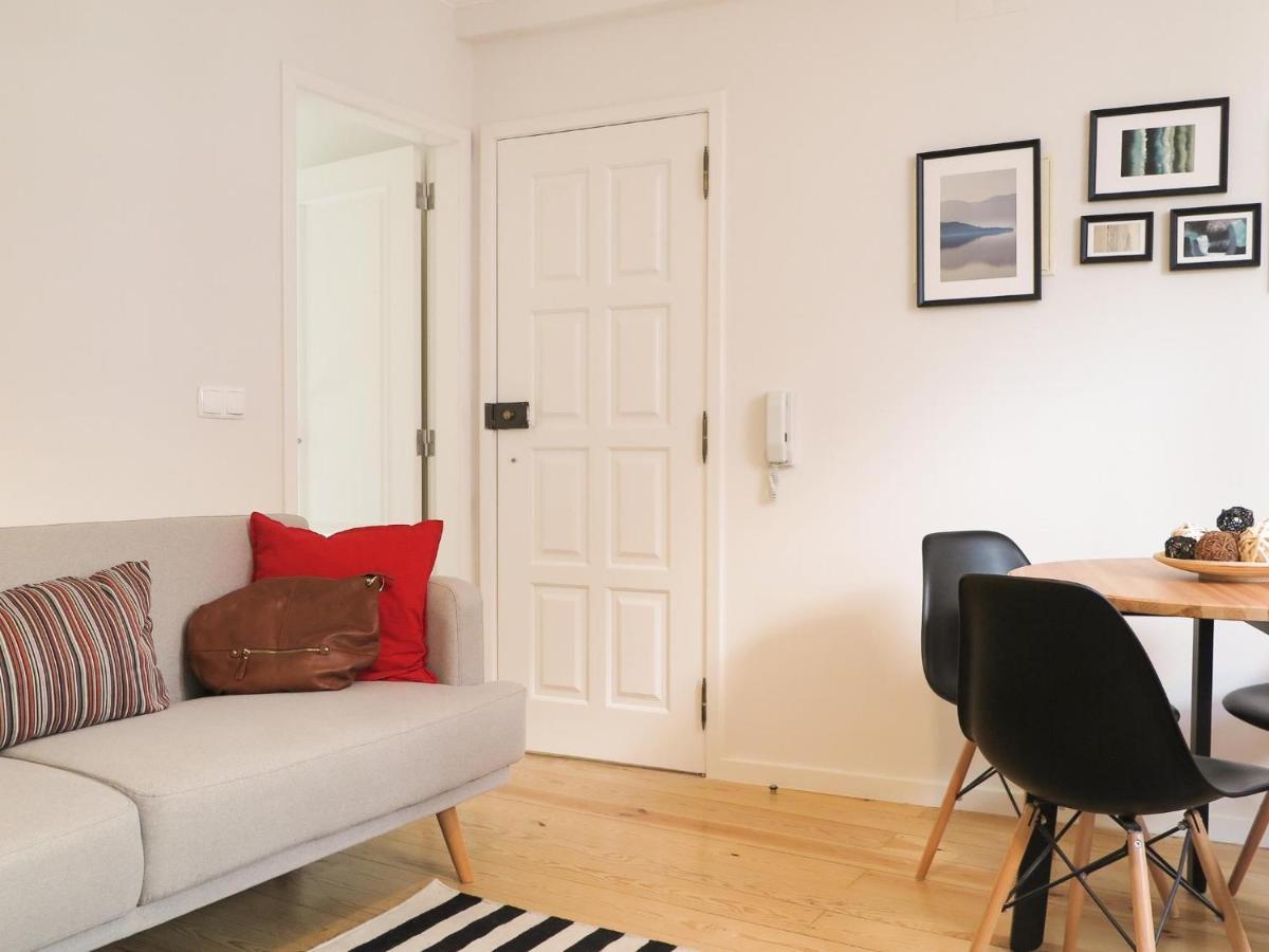 Historic Alfama Apt With Modern Style Lisbon Bagian luar foto