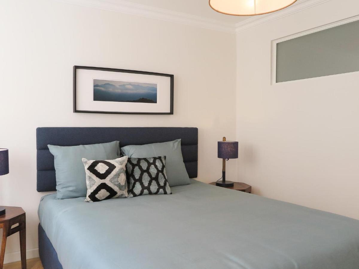 Historic Alfama Apt With Modern Style Lisbon Bagian luar foto